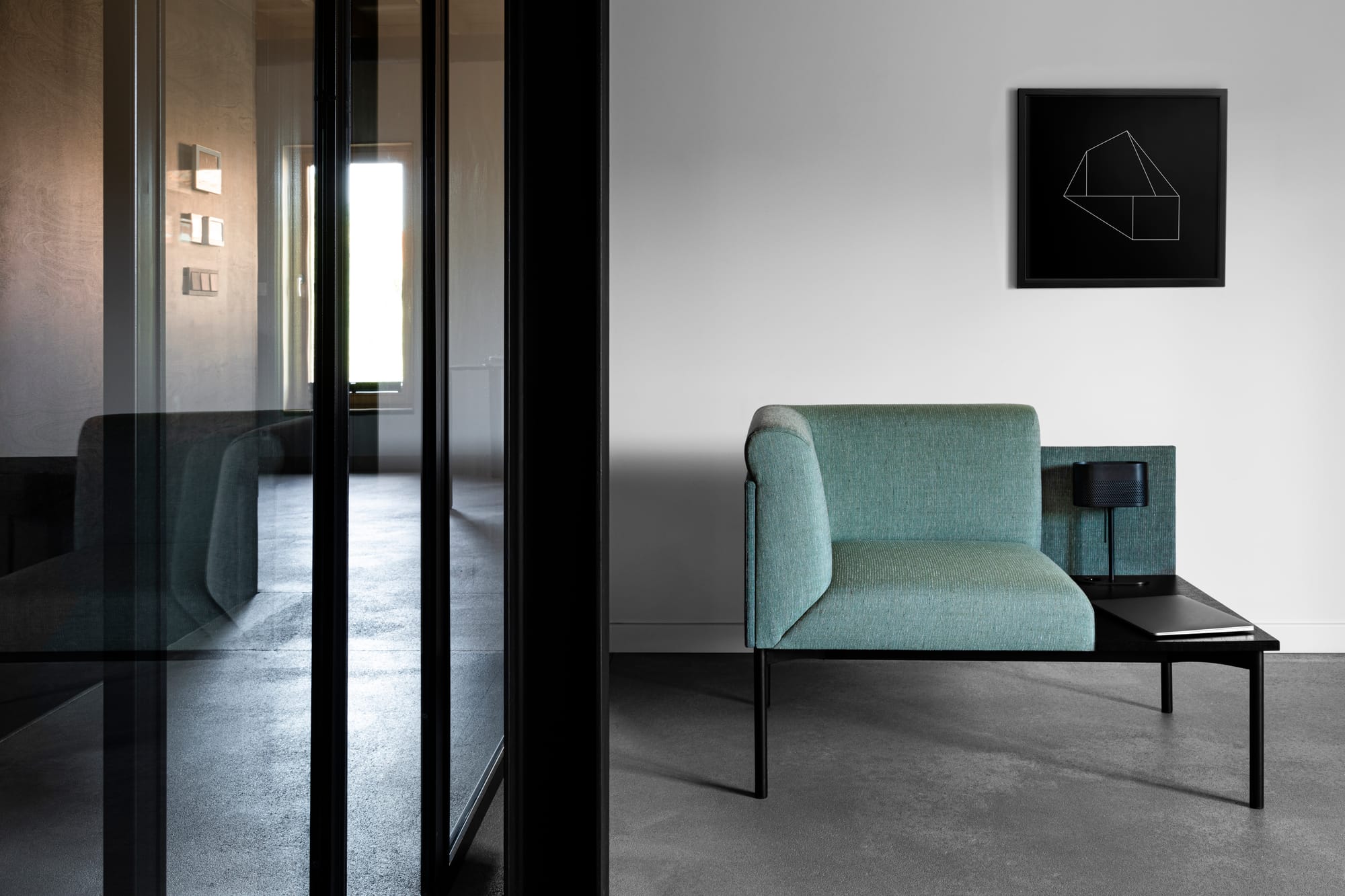 Sona 1,5 Seater Corner with Table Left