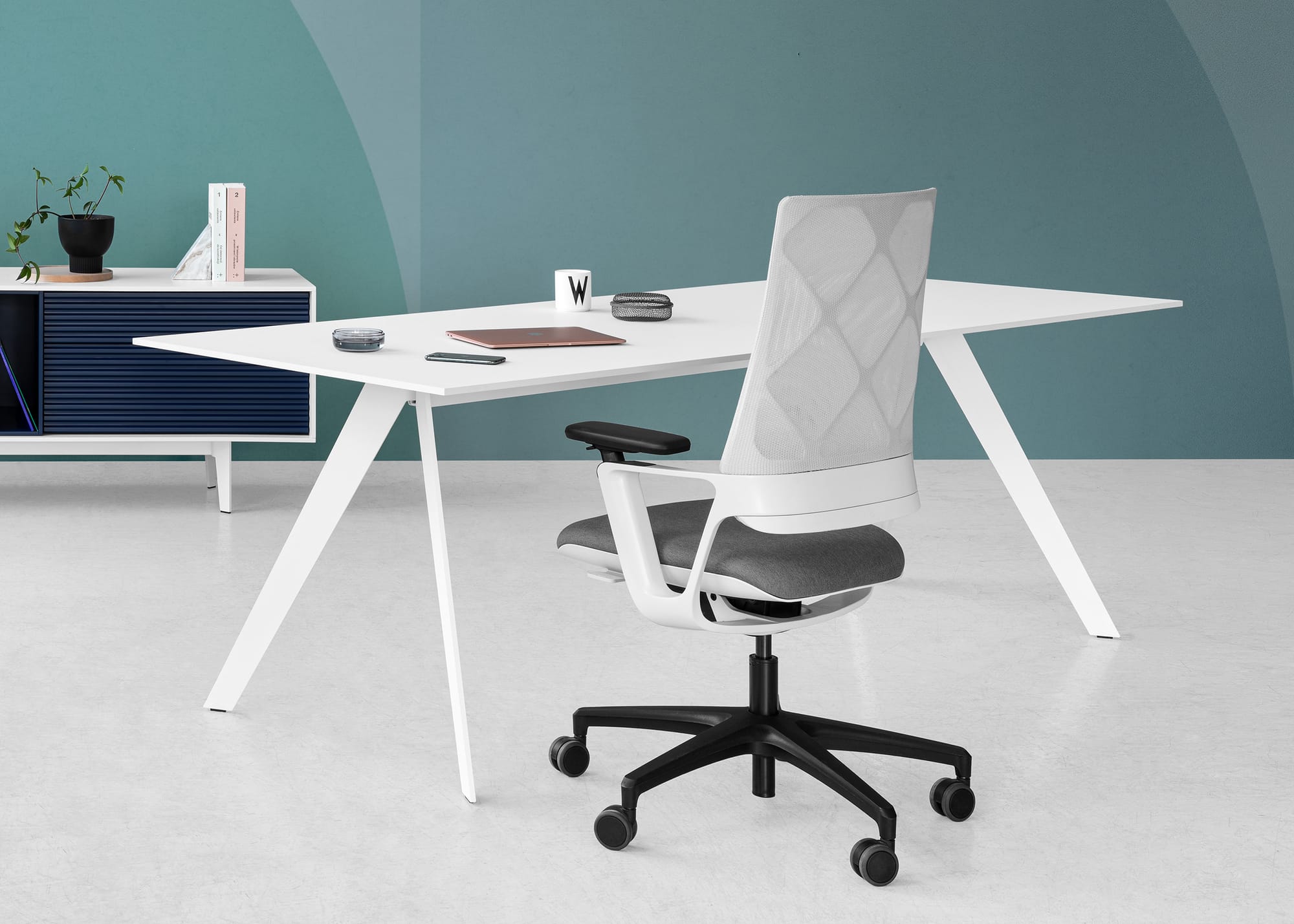 Dignis Table