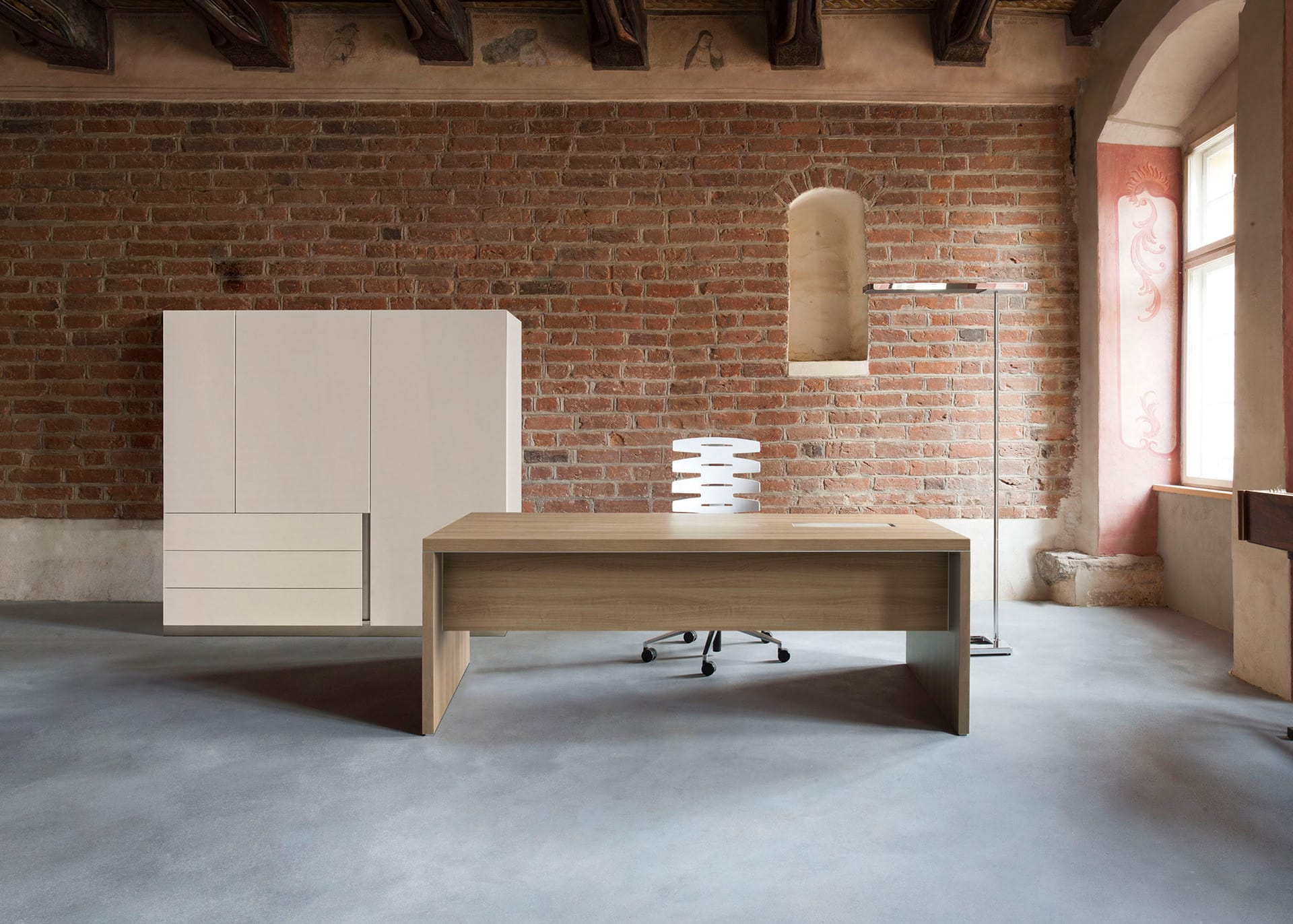 Ostin Desk