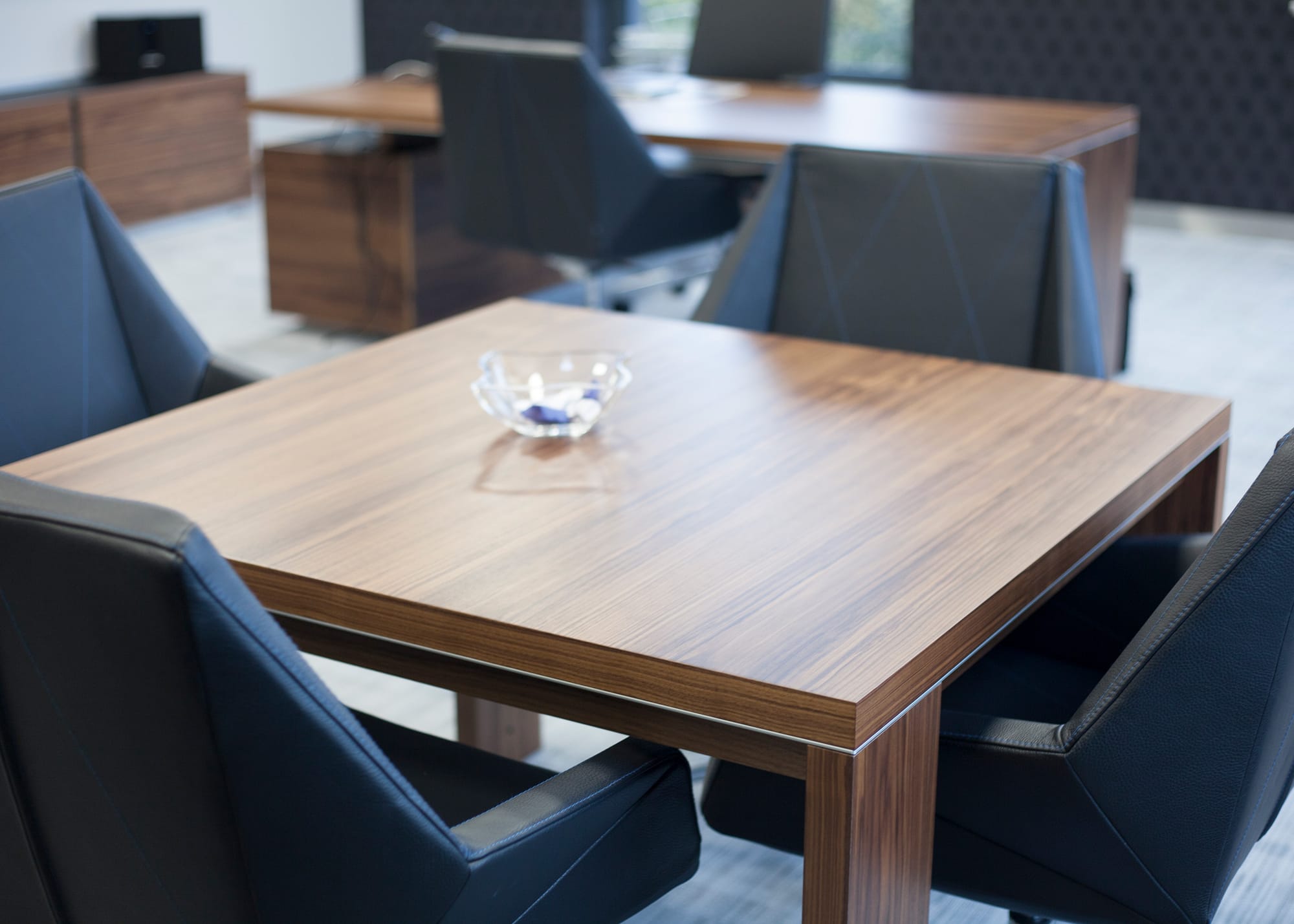 Ostin Table