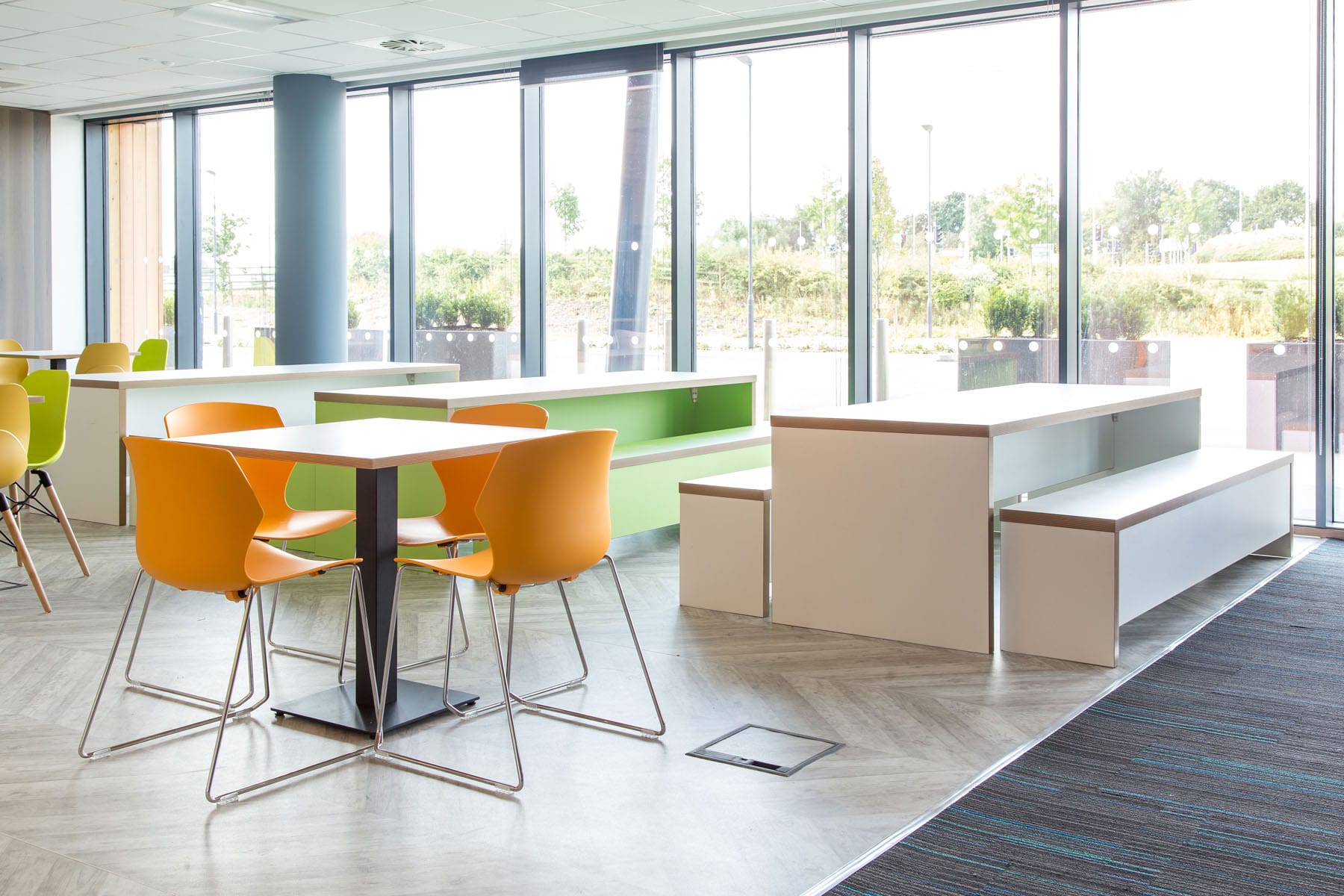 DIFFUSE - Polypropylene Chair, 4 Metal Legs