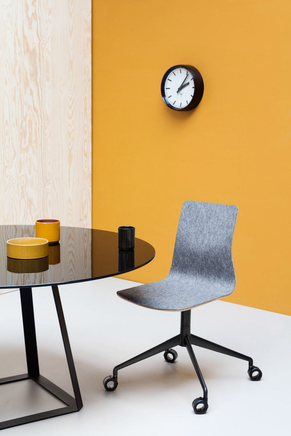 Linar Plus Wooden Chair, Metal Legs