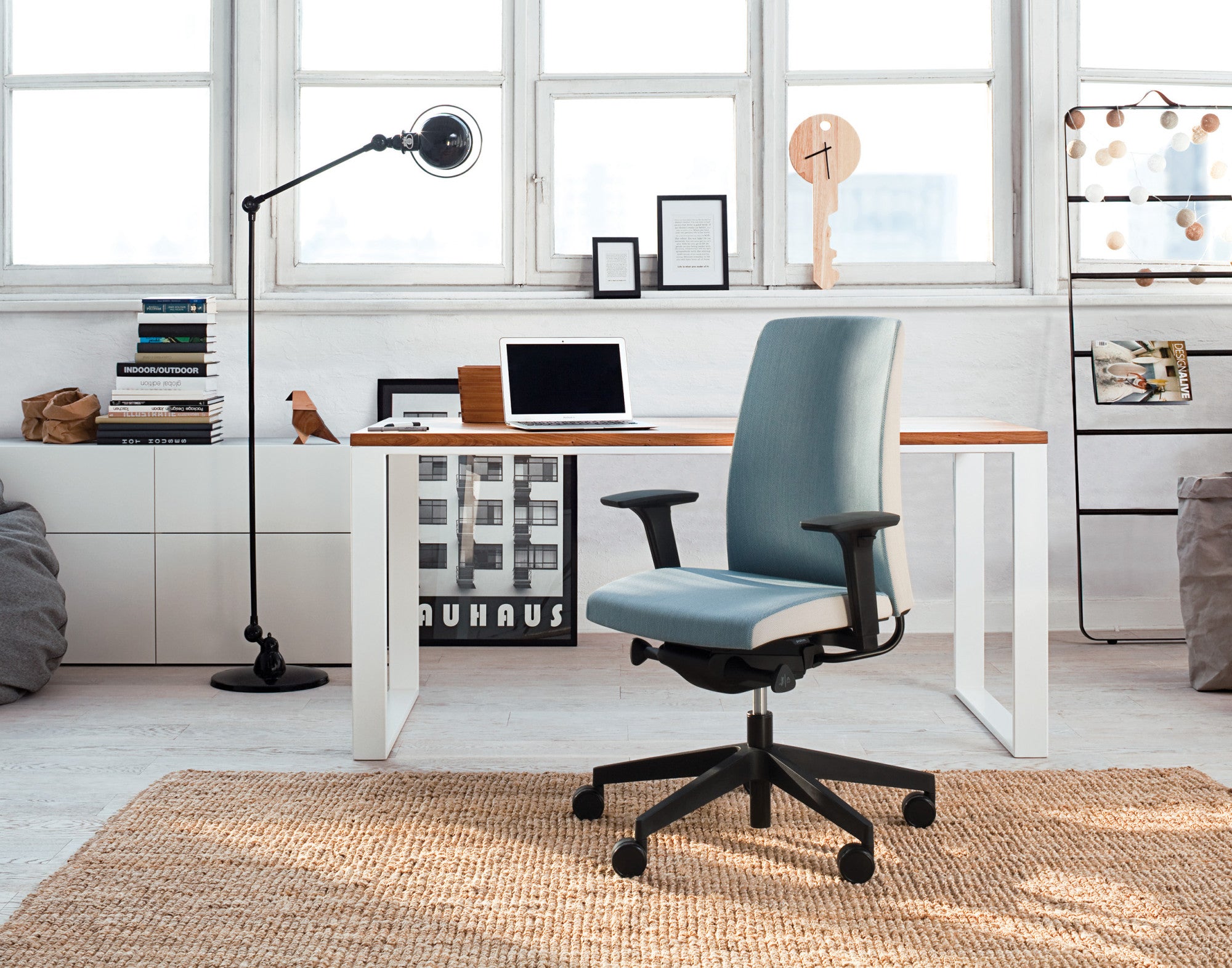 Motto Swivel Armchair - Model 10