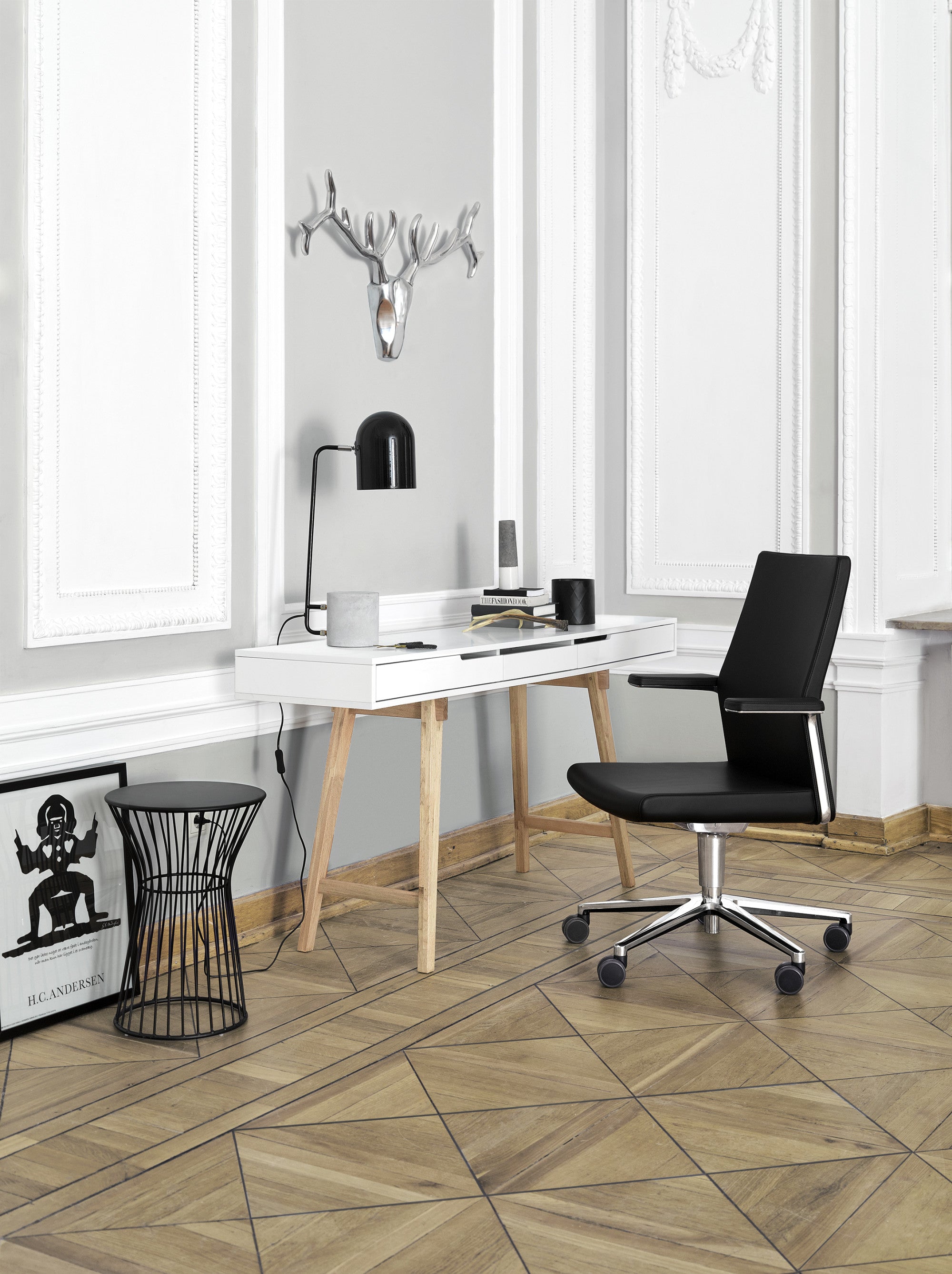 MyTurn Swivel Visitor Low Backrest Chair, 4-Star Base - Model 20